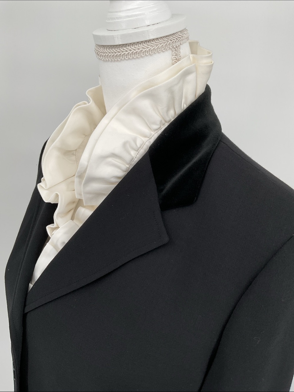 Lauren Ralph Lauren Black Wool Blazer Velvet Collar Tailored Equestrian Size 6